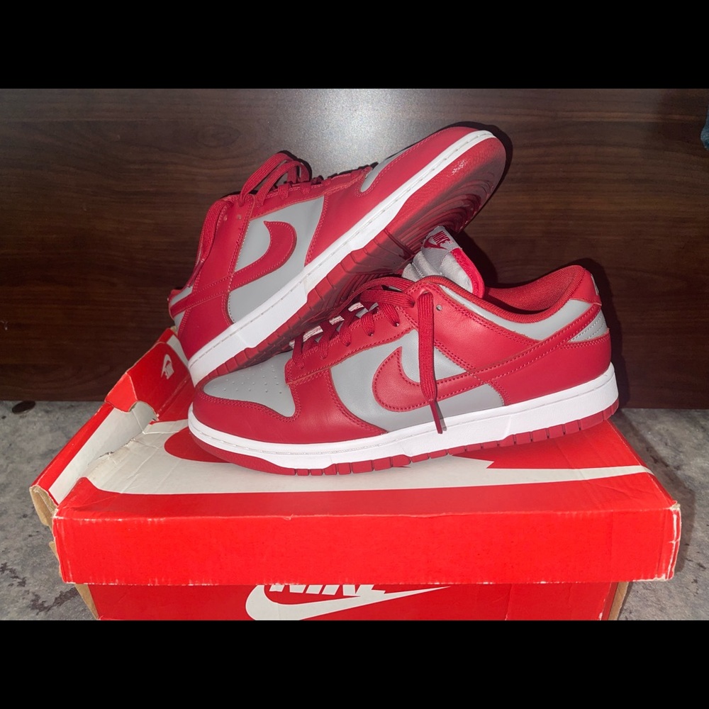 Red/Gray Nike retro Dunks Size 10 in Mens.